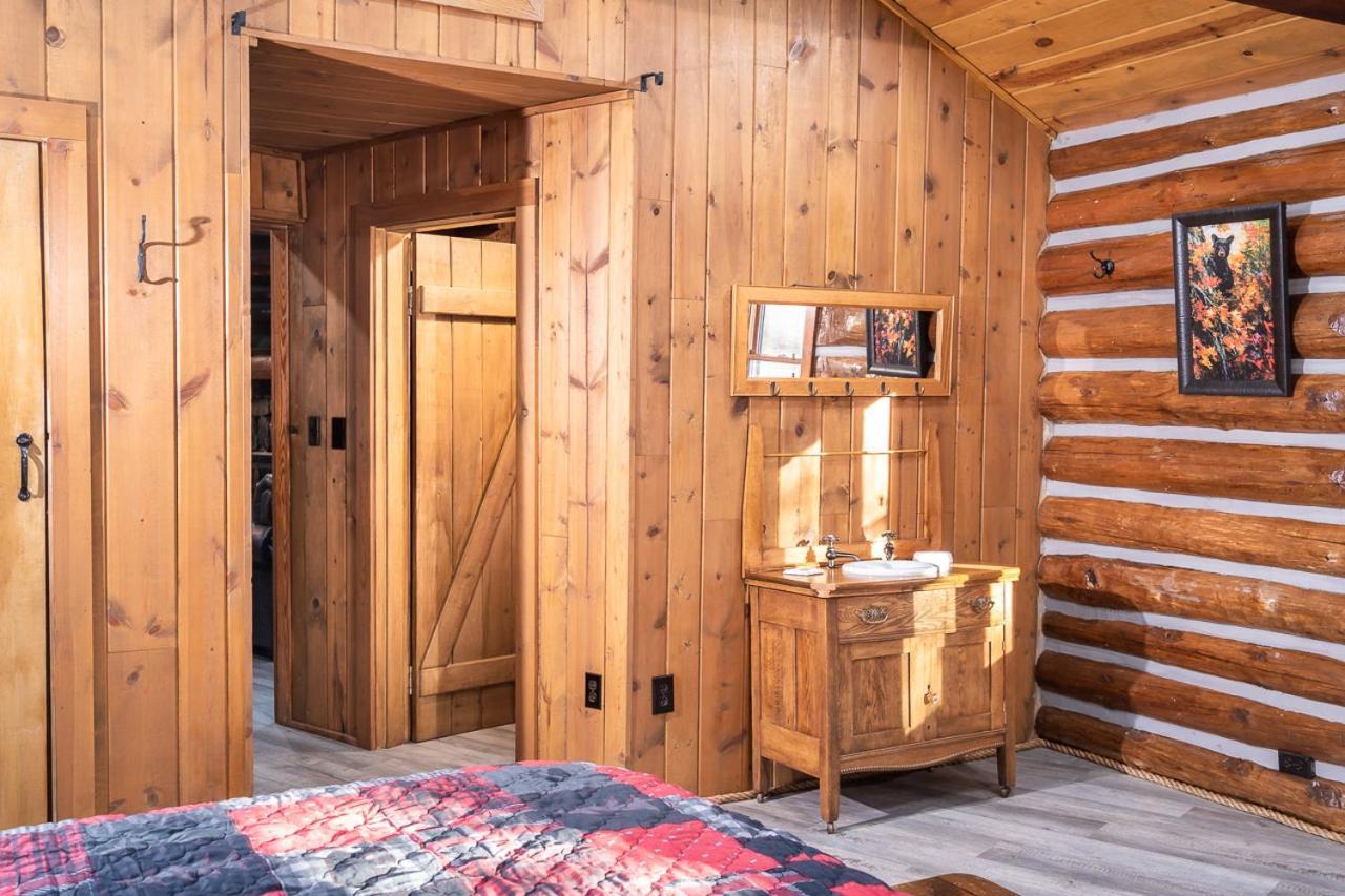 Buckhorn Hideaway By Stony Brook Cabins แกตลิงเบิร์ก ภายนอก รูปภาพ